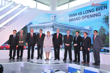 Đây là Trung tâm 4S đầu tiên tại miền Bắc và thứ 2 của BMW tại Việt Nam