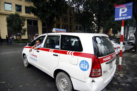 SGTVT đề xuất 66 điểm đỗ taxi tại 10 quận, huyện