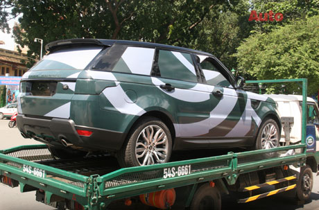 Land Rover hé lộ mẫu xe mới trước thềm VMS 2013