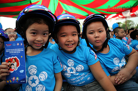 Yamaha Motor Việt Nam tặng 29.475 MBH cho trẻ em