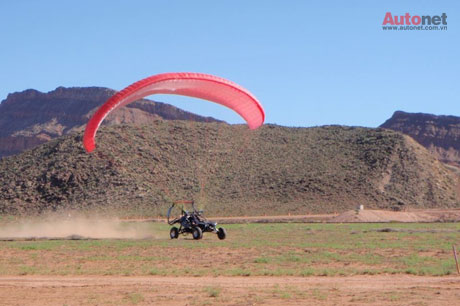SkyRunner- Xe dù bay đa địa hình