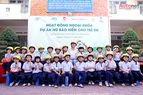 Phát động chiến dịch trẻ em đội mũ bảo hiểm