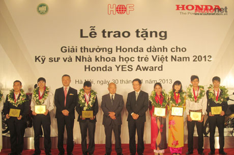 10 sinh viên xuất sắc nhận giải thưởng Honda YES năm thứ 8
