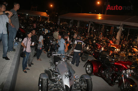 Hơn 50 chiếc Harley của HOG Saigon (Harley-Davidson Owner Group) góp mặt