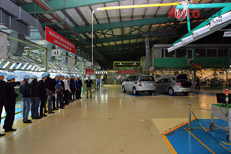 Các SV xuất sắc được thăm quan nhà máy Toyota Việt Nam tại Vĩnh Phúc