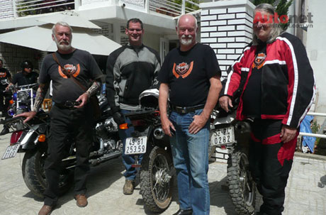 Những thành viên người nước ngoài của CLB môtô Đà Lạt