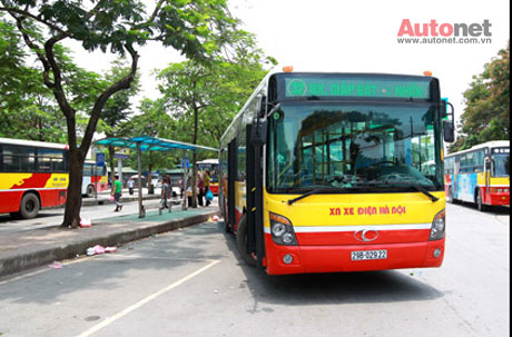 Hà Nội ra mắt phòng xử lý thông tin xe buýt