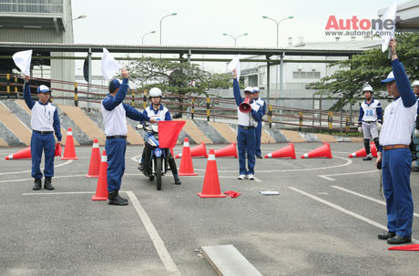 Honda Việt Nam tổ chức Hội thi “Hướng dẫn viên lái xe an toàn xuất sắc năm 2014”