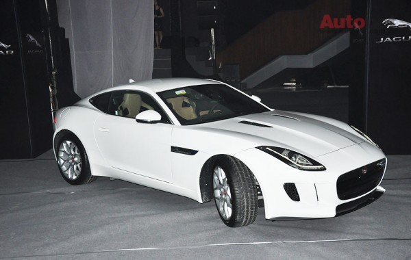 Jaguar  F-Type chính là mẫu xe được chú ý nhiều nhất tại buổi ra mắt thương hiệu Jaguar