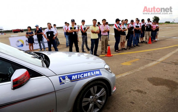 Lốp xe MICHELIN vẫn là nhà đồng hành cùng chương trình Lái và trải nghiệm Mercedes-Benz 2014
