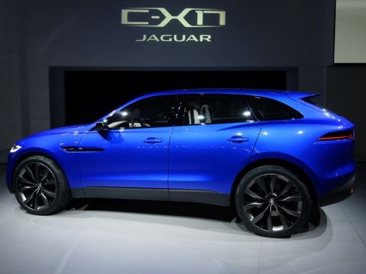 Phiên bản sản xuất sẽ có thiết kế tương tự chiếc concept CX-17 của Jaguar.
