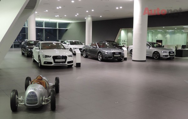 Showrom Audi Dubai là phòng trưng bày xe Audi lớn nhất thế giới