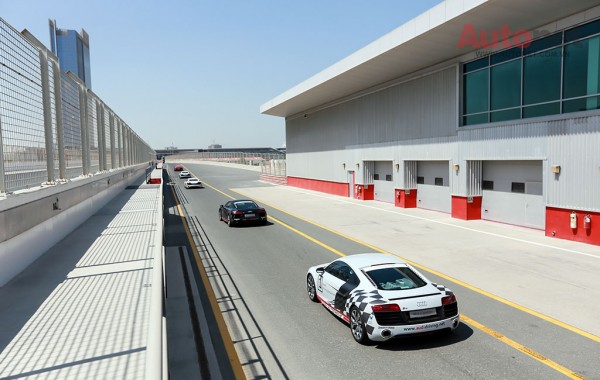 Audi TT và Audi R8 là 2 mẫu xe chính trong buổi trải nghiệm tại đường đua F1 - Dubai  