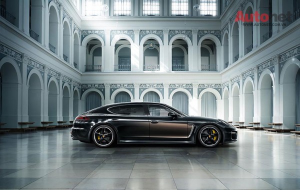 Lần đầu tiên Porsche đưa ra phiên bản Panamera Exclusive với hai tông màu