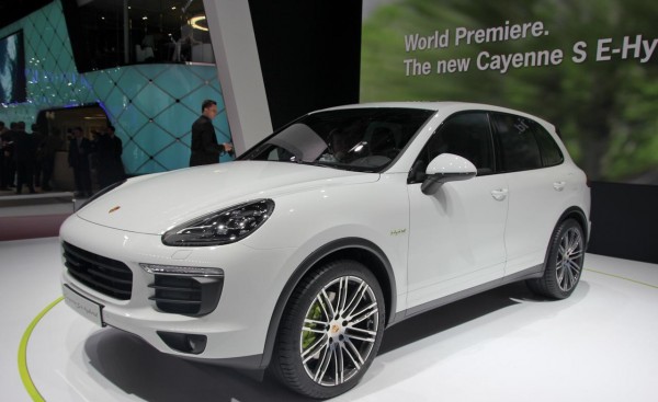 Porsche-Cayenne-S-E-Hybrid-live-in-Paris-Motor-Show-2014