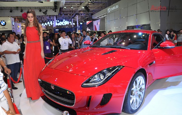 Mẫu xe thể thao 2 cửa của Jaguar ra mắt tại Việt Nam mang tên F-Type S Coupe.
