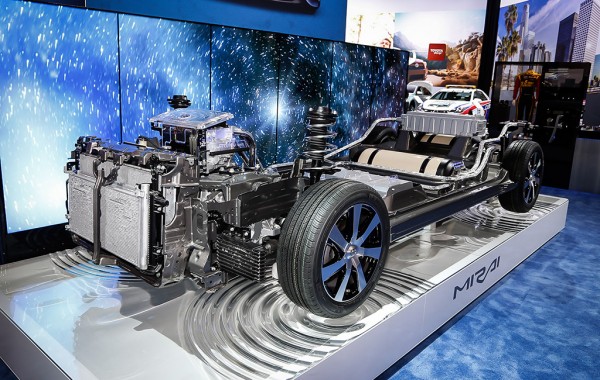 Công nghệ pin nhiên liệu được Toyota thương mại hóa trên Mirai