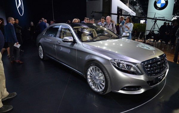 2016-mercedes-maybach-s600-right-front-three-quarter