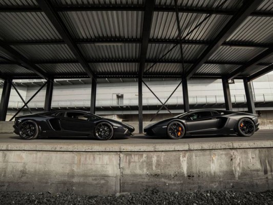 Cặp đôi Lamborghini Aventador LP700-4