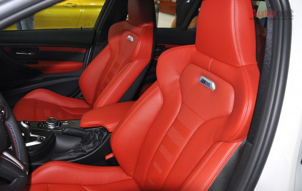Nội thất bên trong BMW M3 mang đậm chất thể thao và cá tính 