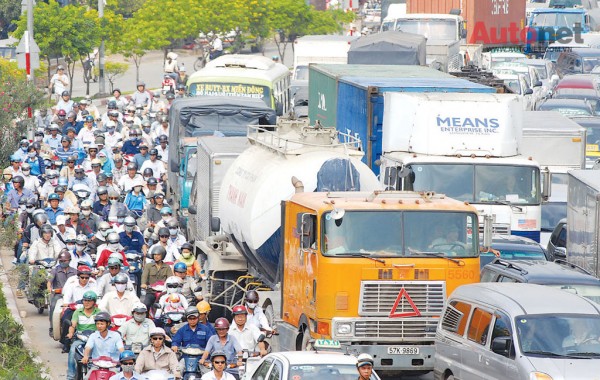 Hiện Thành phố Hồ Chí Minh có khoảng 600.000 xe ôtô cá nhân và 6,3 triệu xe máy