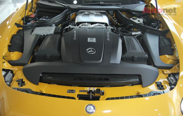Động cơ V8 mạnh mẽ của GT S
