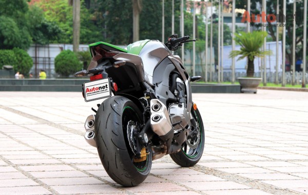Kawasaki Z1000 2014 có nhiều thay đổi trong thiết kế với phong cách