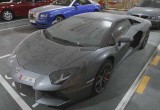Lamborghini Aventador Roadster đóng bụi tại Dubai
