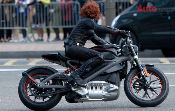 rong phim, Harley-Davidson Project LiveWiree sẽ trở thành phương tiện di chuyển của "góa phụ đen"