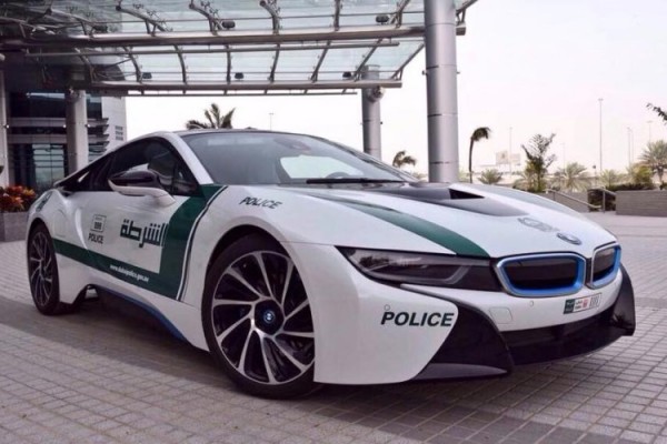 Dubai-Police-car-BMW-i8-750x500