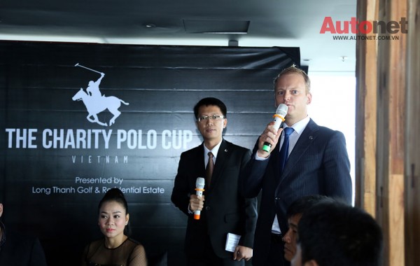 Đại diện Mercedes-Benz Việt Nam công bố trở thành nhà tài trợ Bạch Kim cho giải Vietnam Charity Polo Cup 
