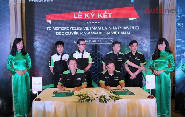 Lễ ký kết hợp tác giữa Kawasaki Nhật Bản và Công ty TNHH Xe Máy TC Việt Nam