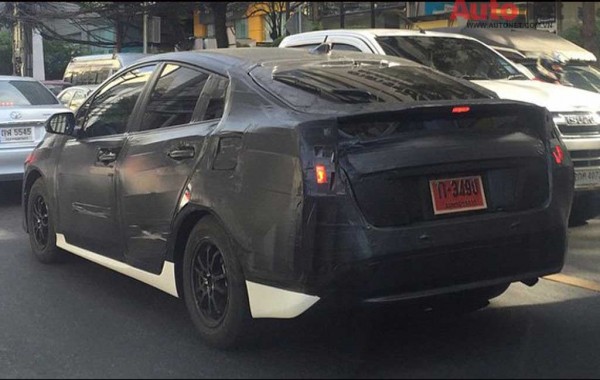 Chiếc Prius 2016 được phát hiện chạy thử tại Thái Lan