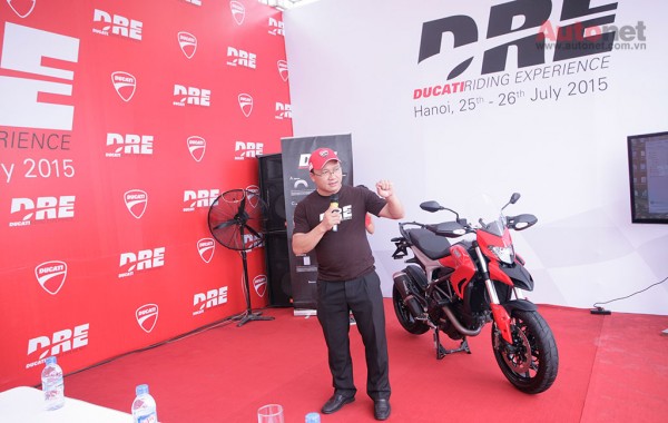 Dr. Khuat Viet Hung, deputy chairman of the National Traffic Safety Committee highly appreciated the Ducati Driving Experience 2015 and wished the company to continuously hold other similar events to create a more friendly image of high-performance vehicles...