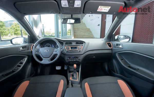 Hyundai i20 Active vẫn đảm bảo sự tổng hoà giữa thiết kế thẩm mỹ và tính tiện lợi khi sử dụng