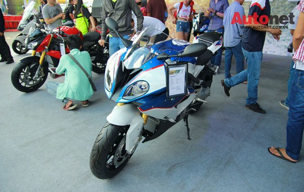 Super bike BMW S1000RR được thu hút khá nhiều sự quan tâm tại ngày hội