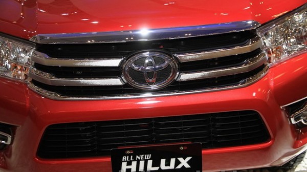 Toyota-Hilux-2016 (4)