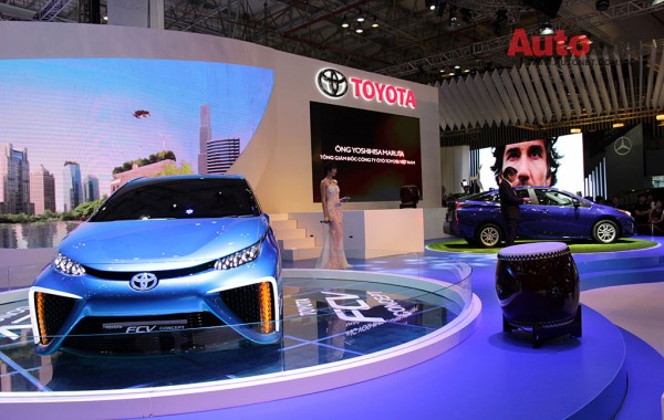 Theo thử nghiệm của Toyota, FCV concept có thể chạy được 483 km với đầy bình nhiên liệu, tương đương 3,5L/100km