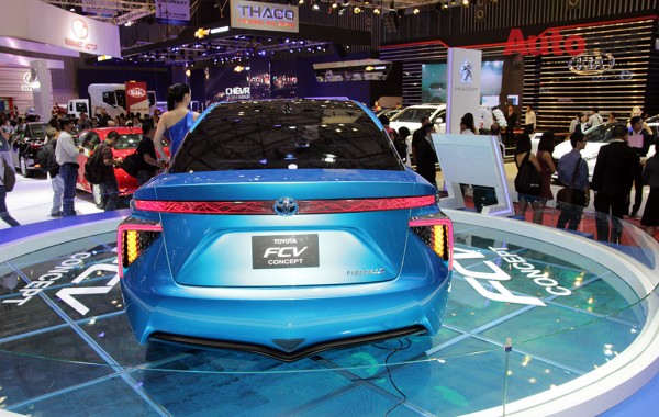 Thiết kế khí động học hình giọt nước của FCV concept đã ngụ ý về chiếc xe không khí thải