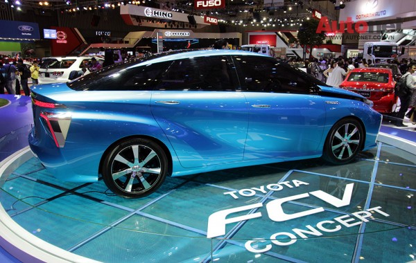 FCV concept là mẫu xe đầu tiên của Toyota sử dụng nhiên liệu hydrogen