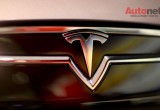 Tesla ra mắt chế độ lái tự động trên Model S