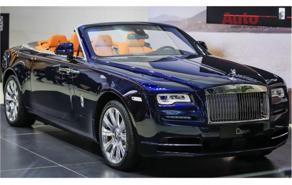 2015-Rolls-Royce-Dawn-Dubai
