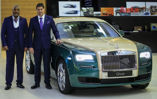 2015-Rolls-Royce-Ghost-Gold