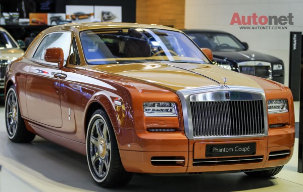 2015-Rolls-Royce-Phantom-Co