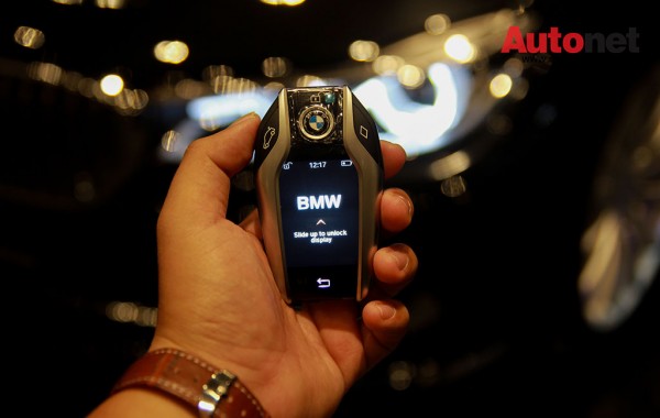 BMW Display Key - Chìa khóa hiển thị thông minh 