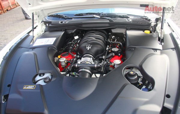 Xe sở hữu động cơ V8 có dung tích 4,7L với công suất cực đại 460hp.