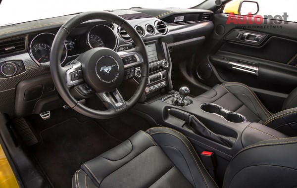 2016-Ford-Mustang-GT-interior