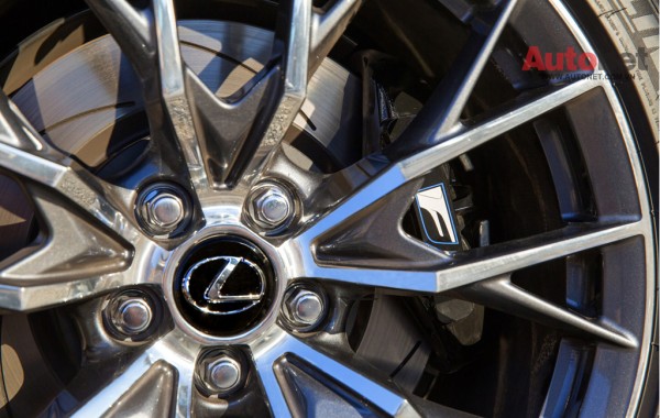 2016-Lexus-GS-F-wheels-02
