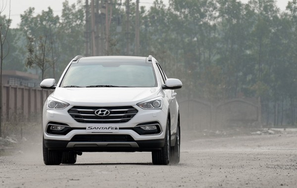 Hyundai Santa Fe 2016 sẽ có giá dao động từ 1,1 đến 1,3 tỷ đồng