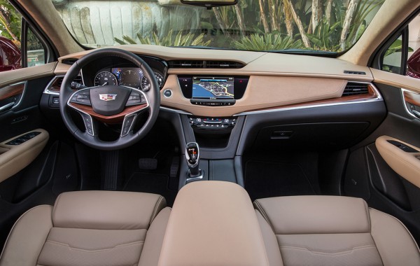 2017-Cadillac-XT5-interior